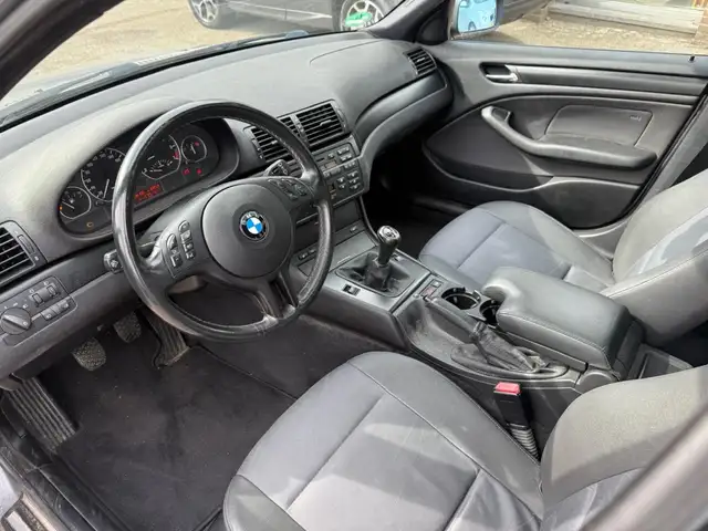 BMW 3 Series view 8