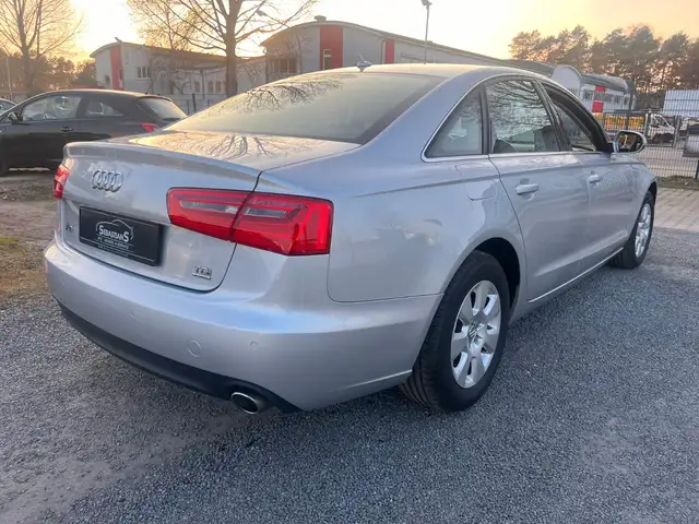 Audi A6 view 6