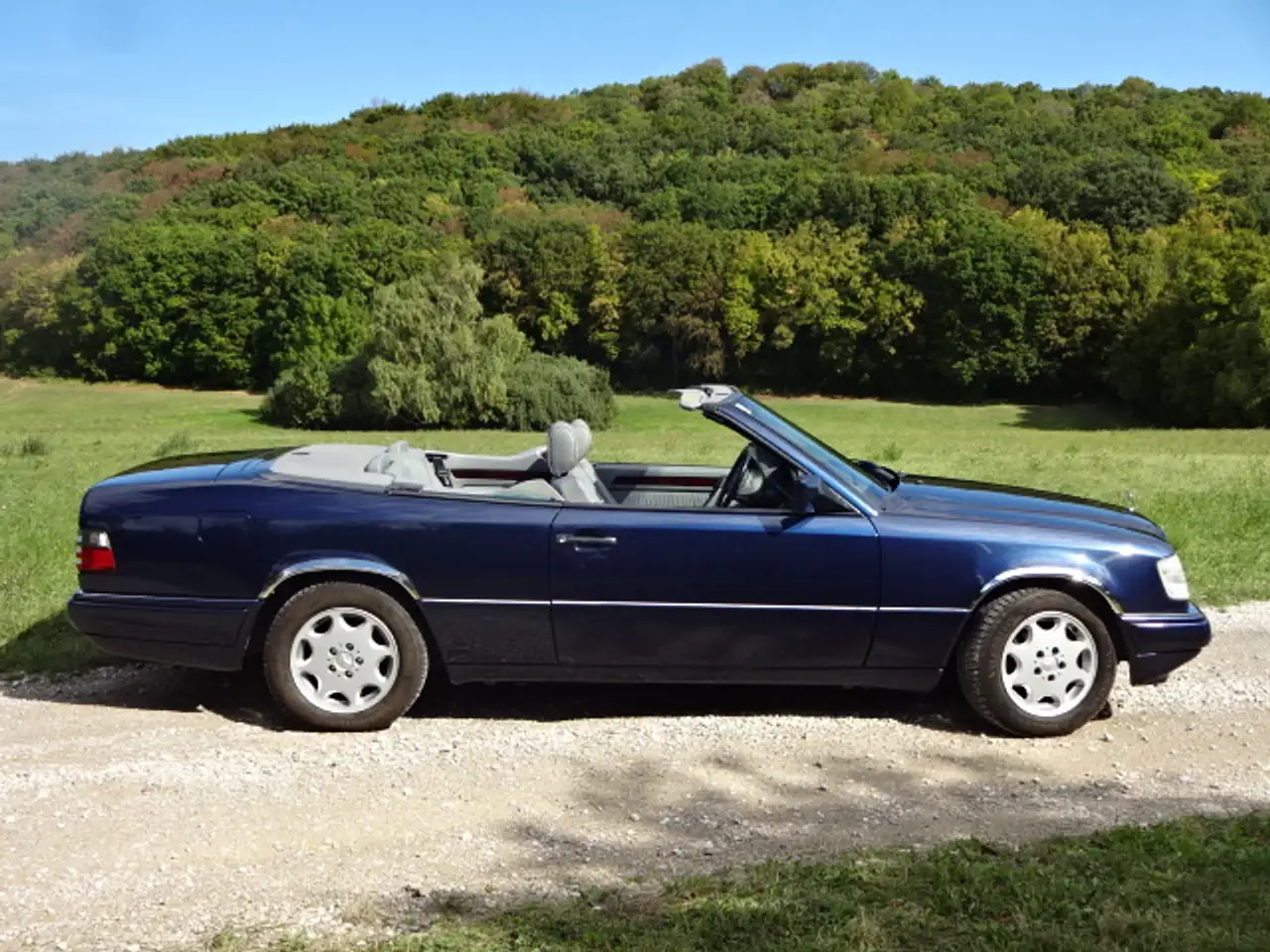 Mercedes-Benz E 220