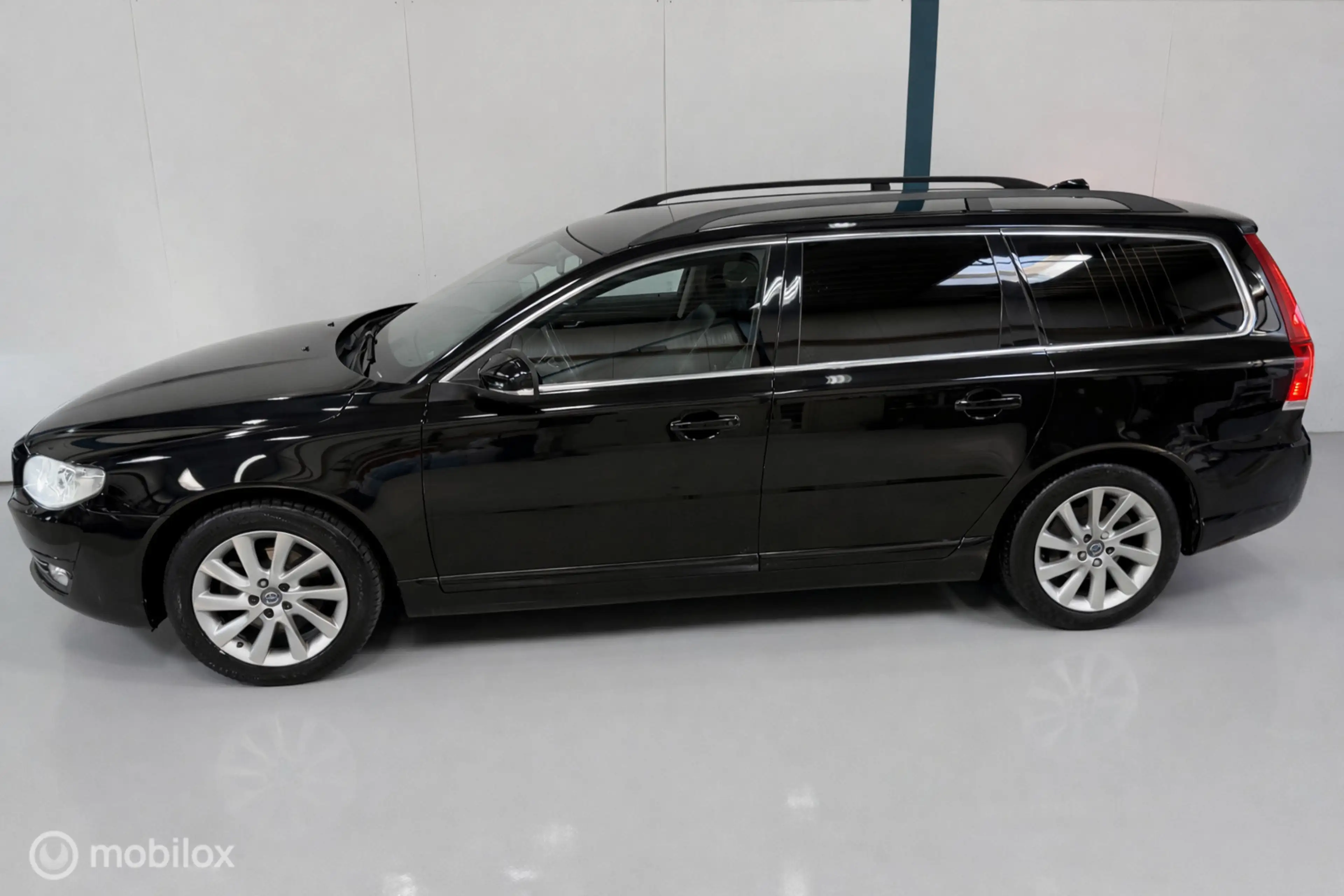 Volvo V70 2.0 T4 Dynamic Edition ADAPTIVE CRUISE / NAVI — photo 5