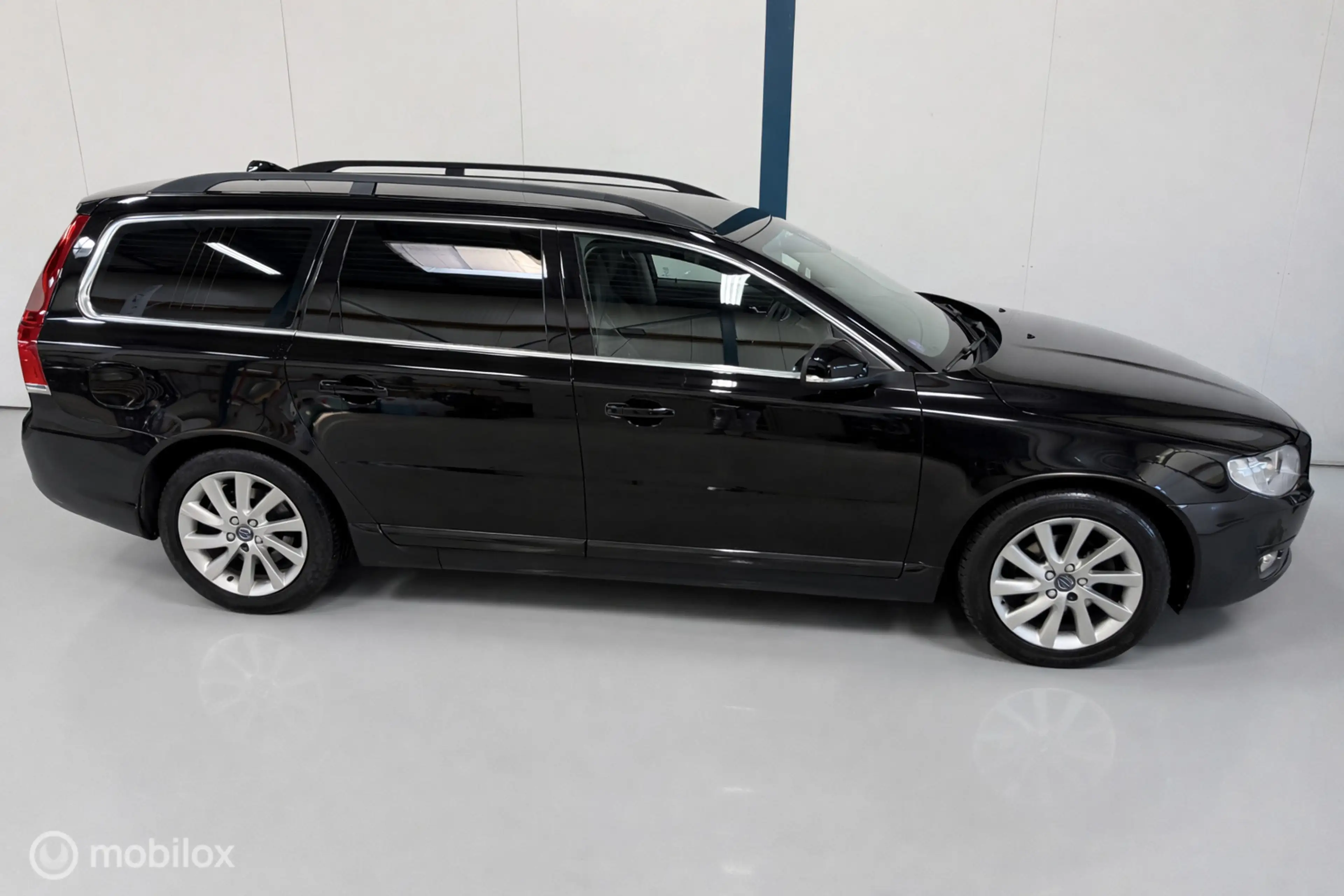 Volvo V70 2.0 T4 Dynamic Edition ADAPTIVE CRUISE / NAVI — photo 18