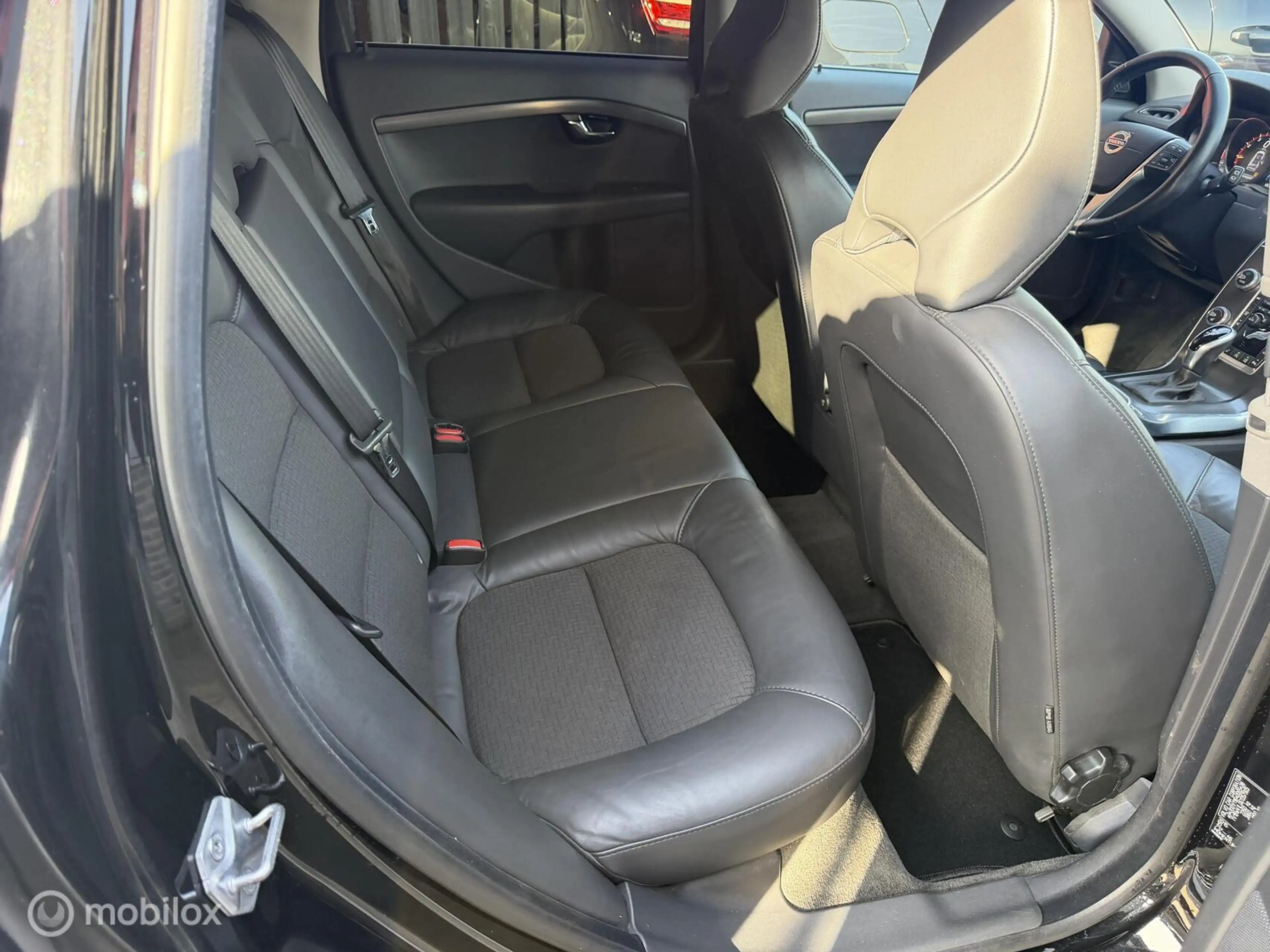 Volvo V70 2.0 T4 Dynamic Edition ADAPTIVE CRUISE / NAVI — photo 20