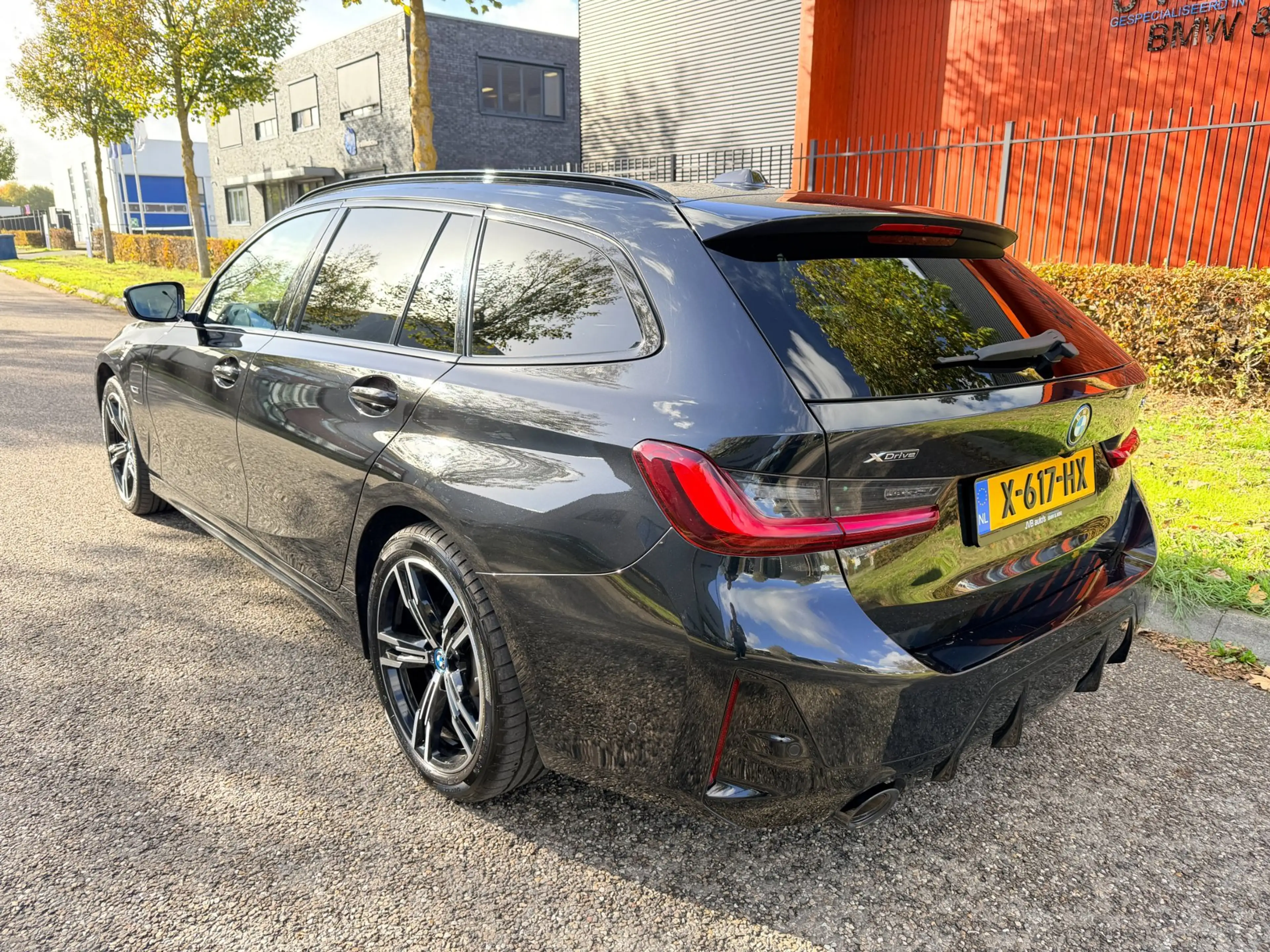 BMW 330 3-serie Touring 330e xDrive M-Sport, trekhaak, Pan — photo 2