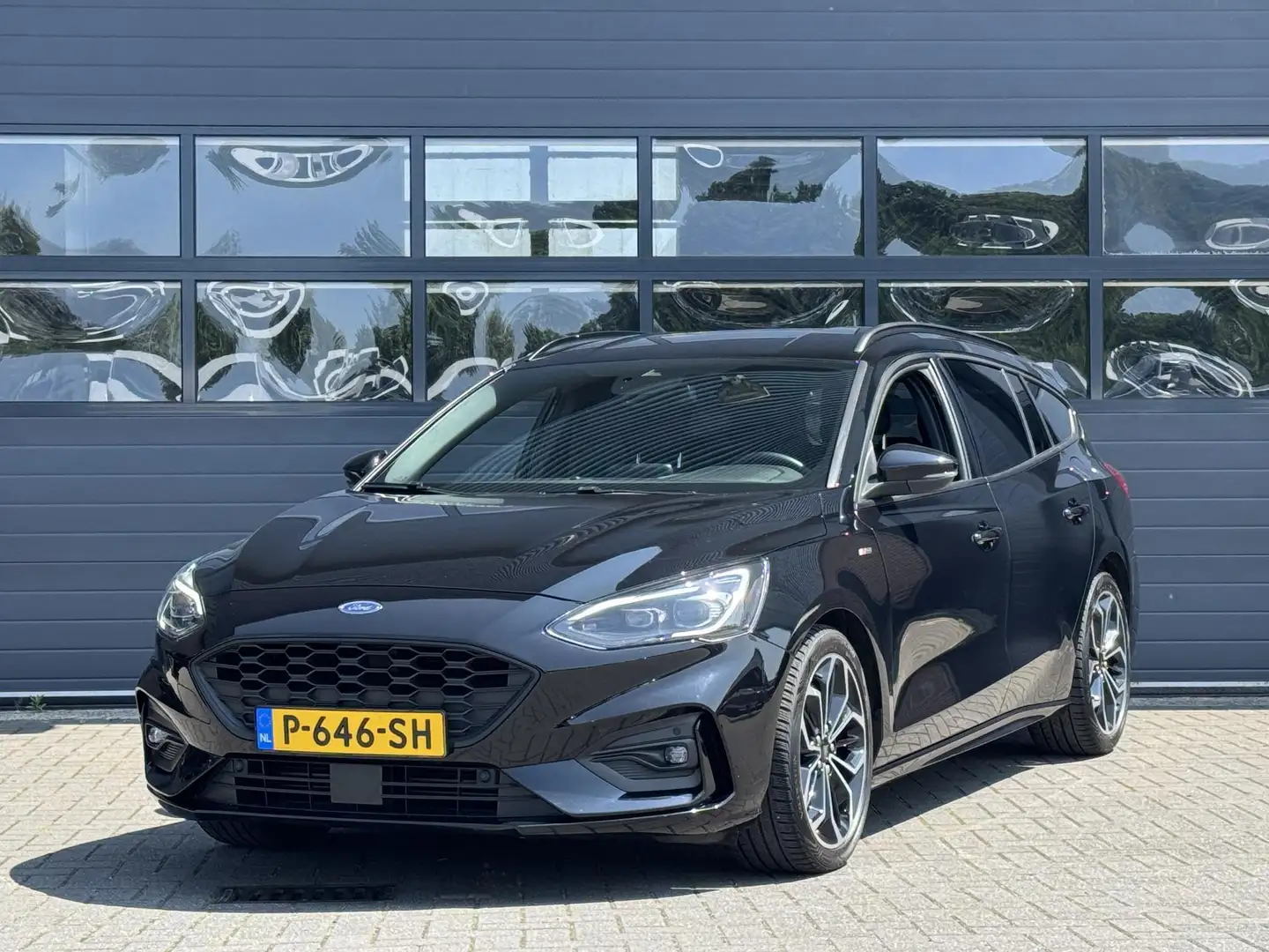 Ford Focus WAGON 1.0 ECOBOOST ST LINE X BUSINESS I AUTOMAAT I Black - 1