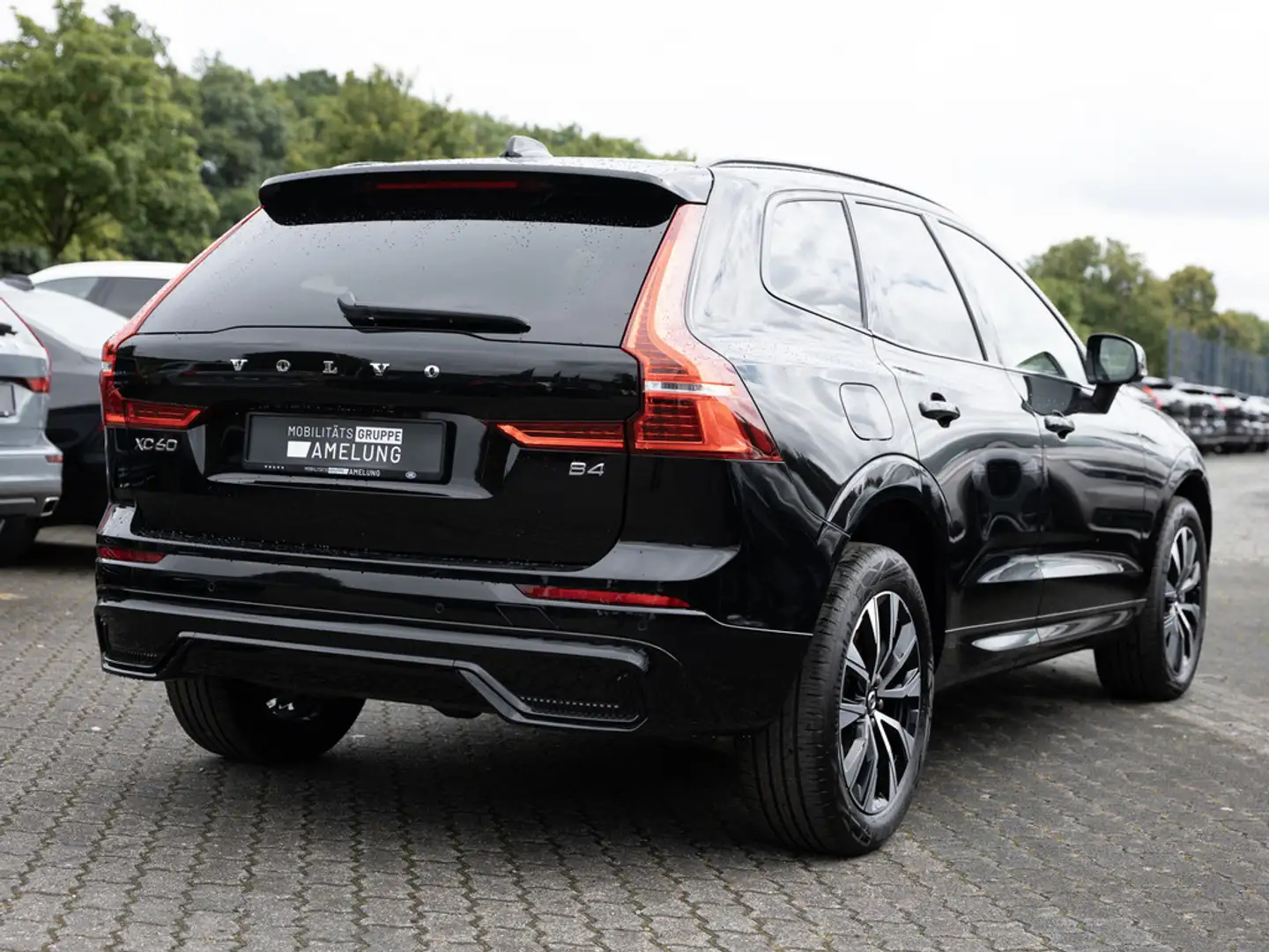 Volvo XC60 B4 Plus Dark 1.Hand SHZ KAMERA NAVI LED Zwart - 2