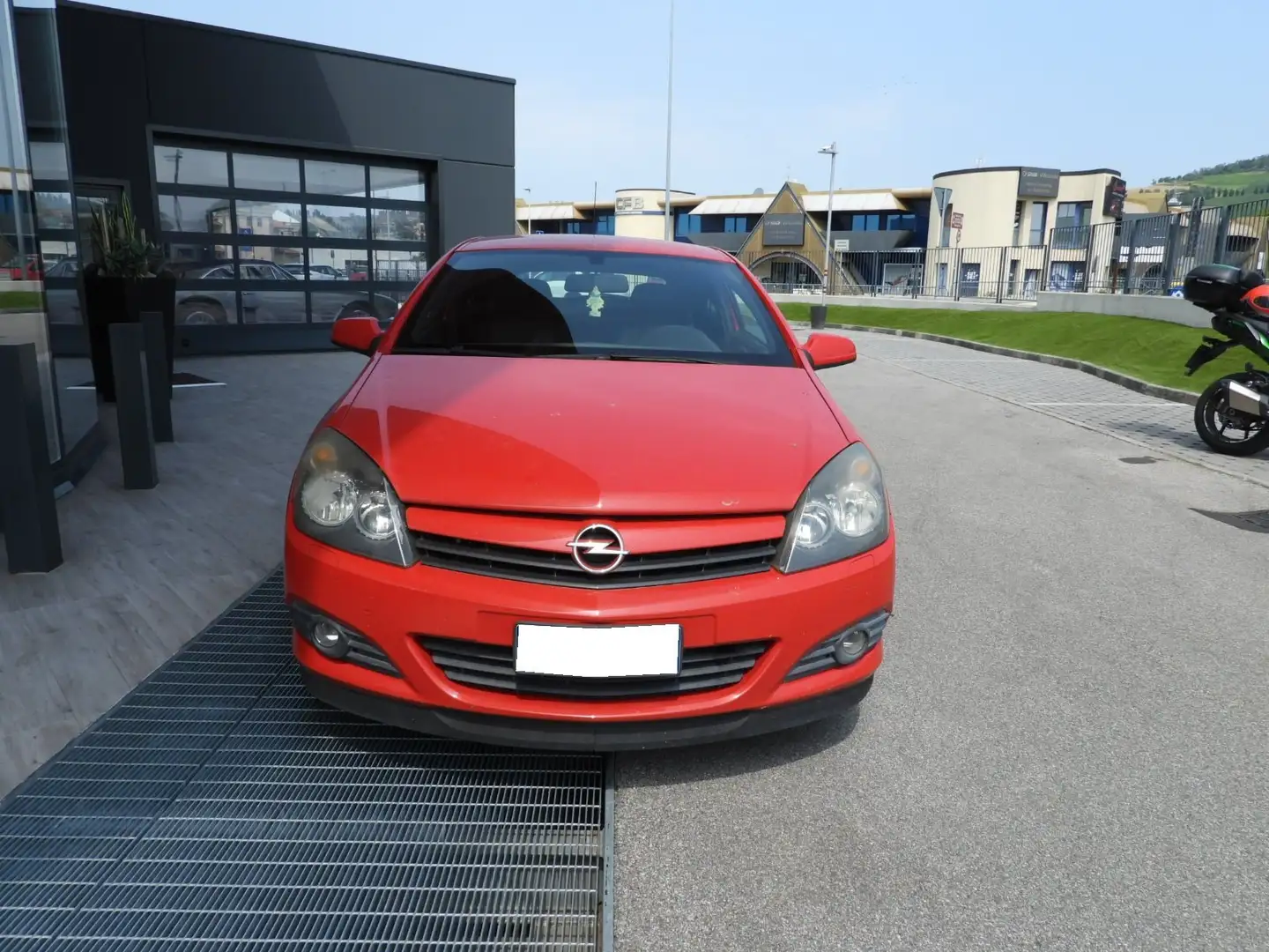 Opel Astra OPEL ASTRA GTC 1.9 CDTI 150CV COSMO (2006) Rosso - 2