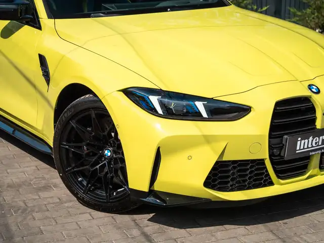 BMW M4 view 7