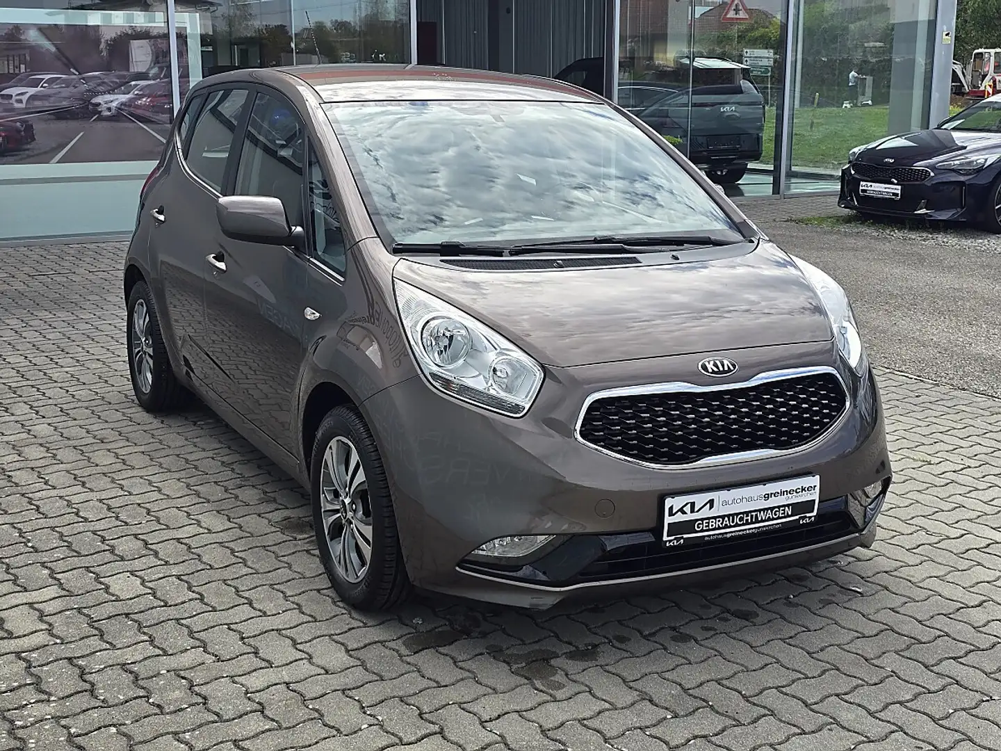Kia Venga Silber 1,6 MPI Autom Braun - 2