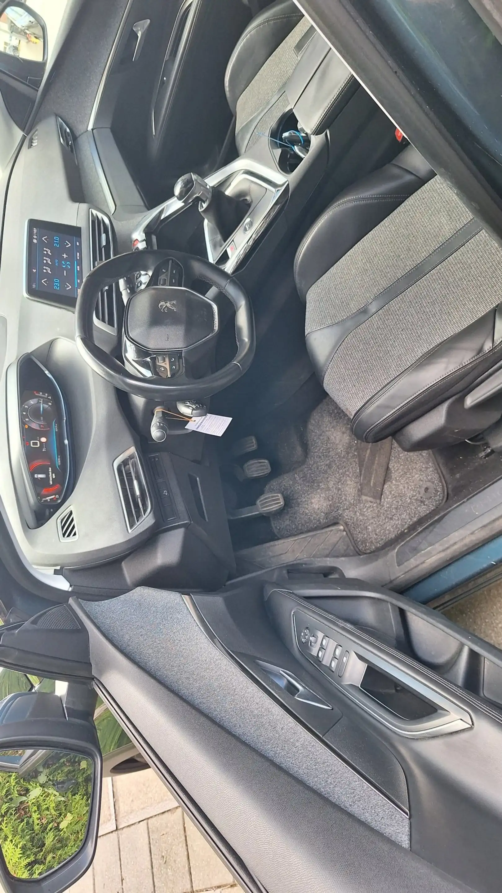Peugeot 5008 1.2 PureTech Blue Lease Premium — photo 5