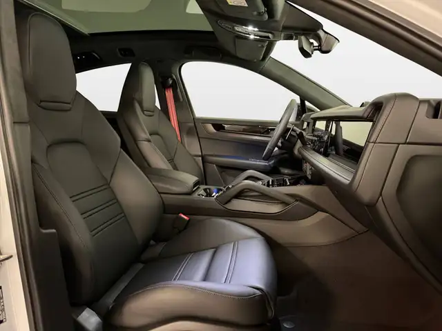 Porsche Cayenne view 13