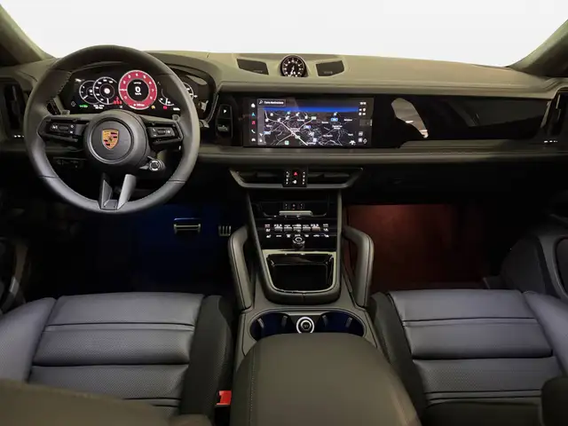 Porsche Cayenne view 11