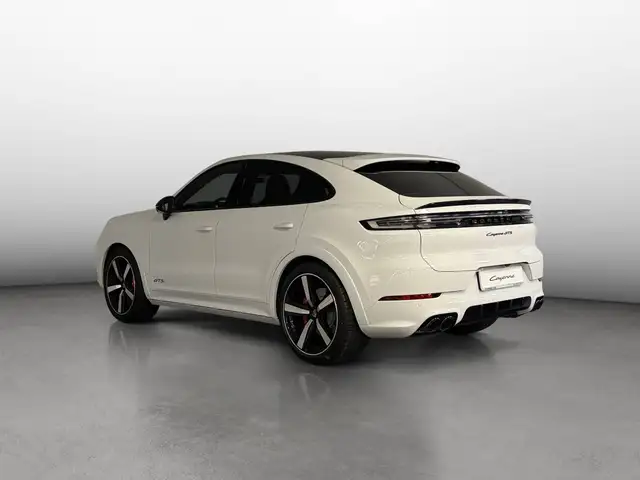 Porsche Cayenne view 3