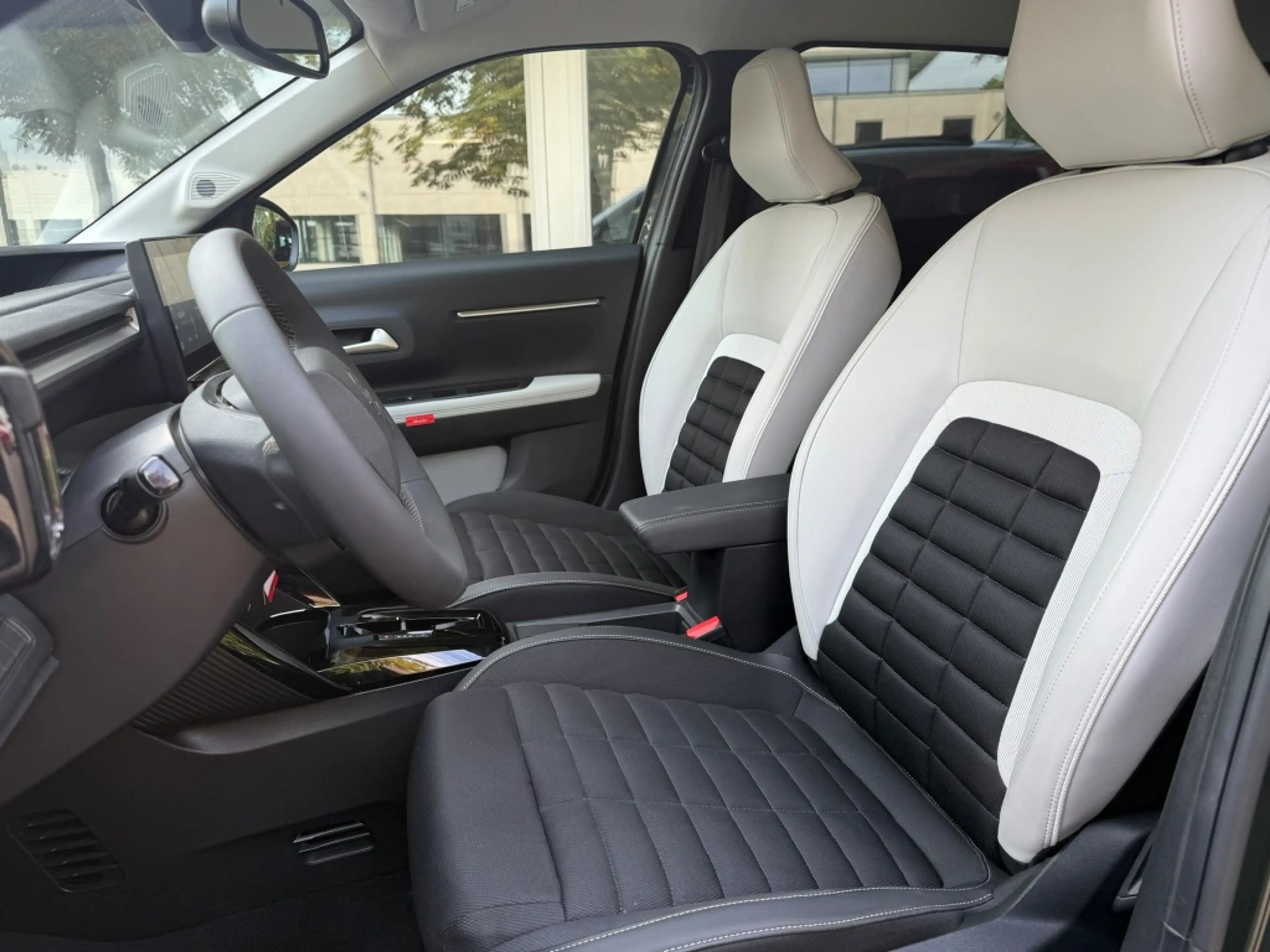Citroen C3 Aircross 1.2 Hybrid 145pk Plus Automaat Apple Carplay / DAB — photo 9