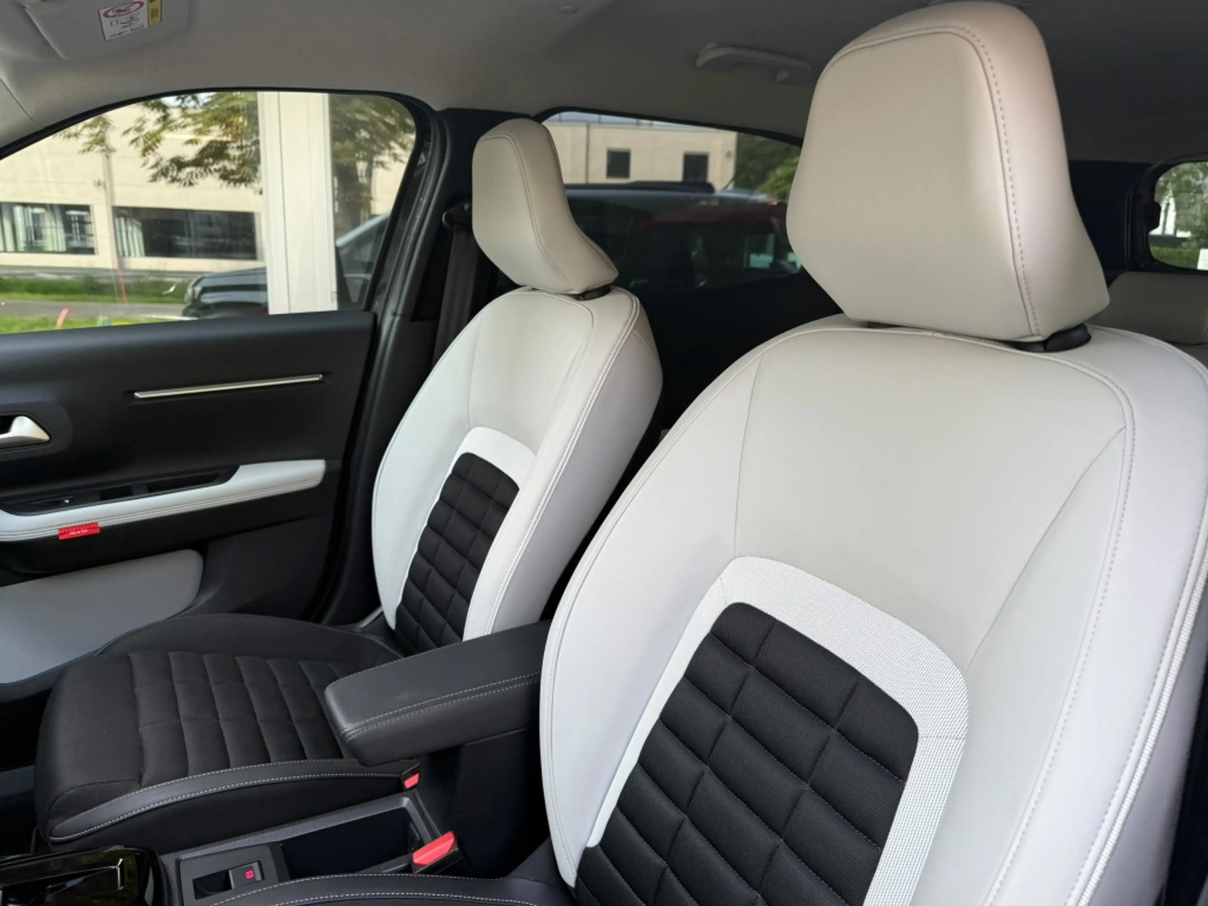 Citroen C3 Aircross 1.2 Hybrid 145pk Plus Automaat Apple Carplay / DAB — photo 12