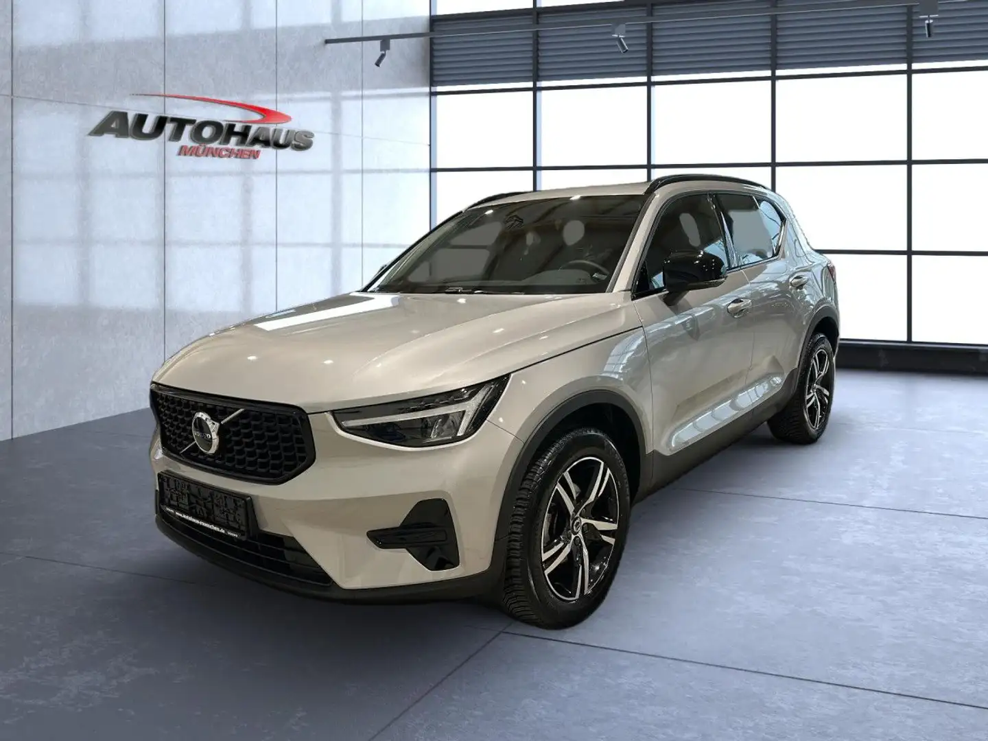 Volvo XC40 XC 40 Plus Dark 2WD Bluetooth Navi Vollleder Klima Argent - 2