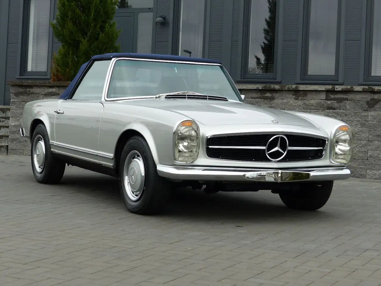 Mercedes-Benz 280