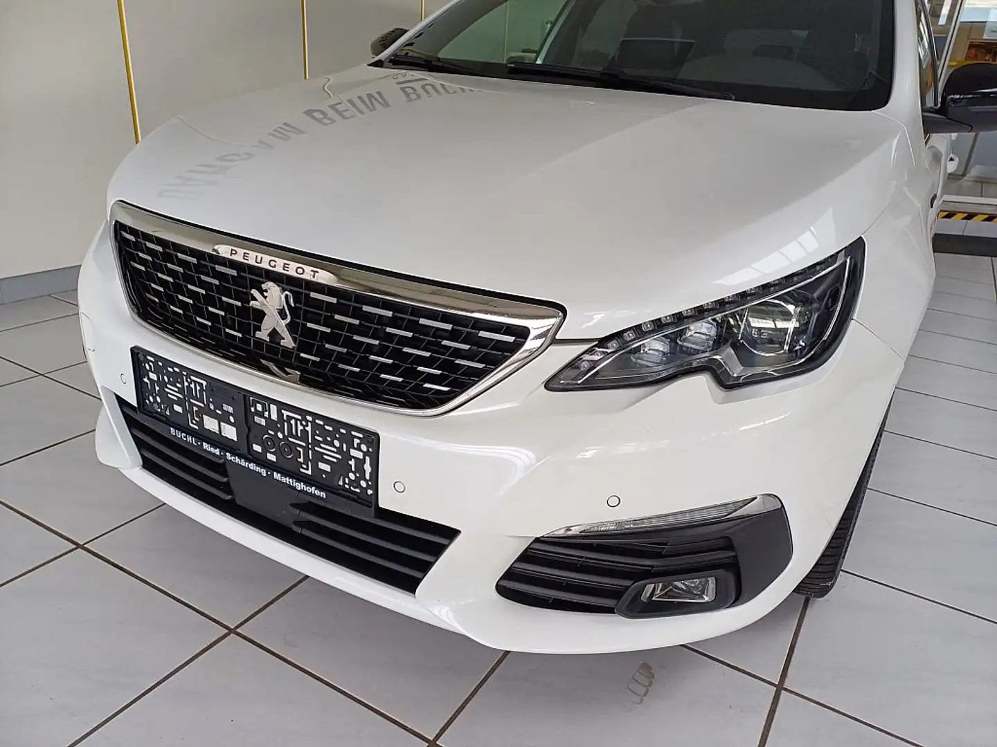 Peugeot 308 SW 1,5 BlueHDI 130 GT Line S&S EAT8 Aut. Weiß - 2