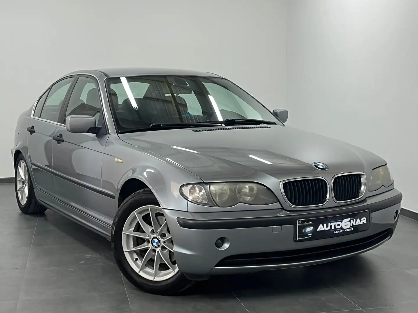 BMW 318 318 d - Airco - Cuir - Ctok Gris - 1