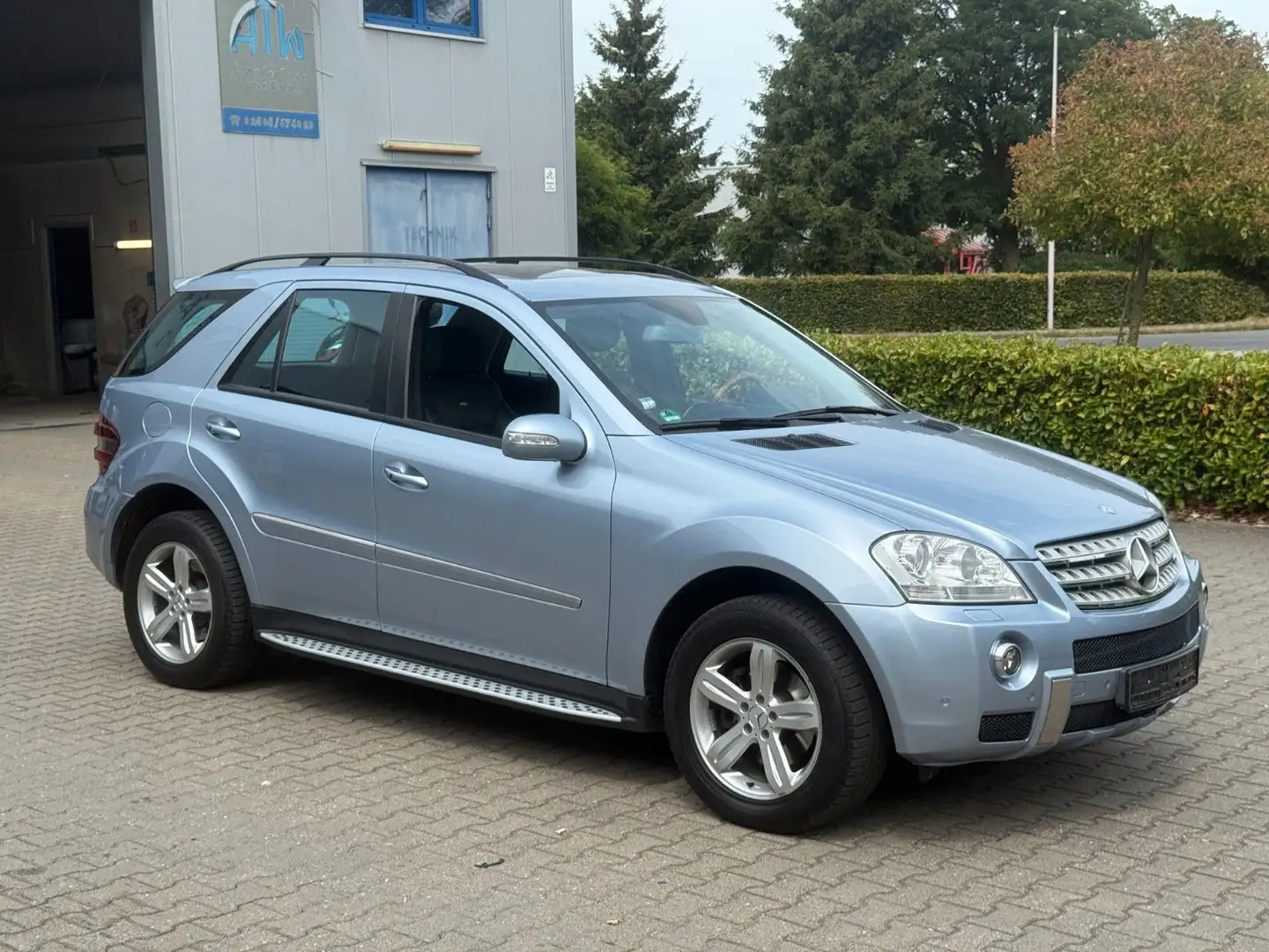 Mercedes-Benz ML 350 AMG-Paket* Luftfederung* Memory* Bleu - 1