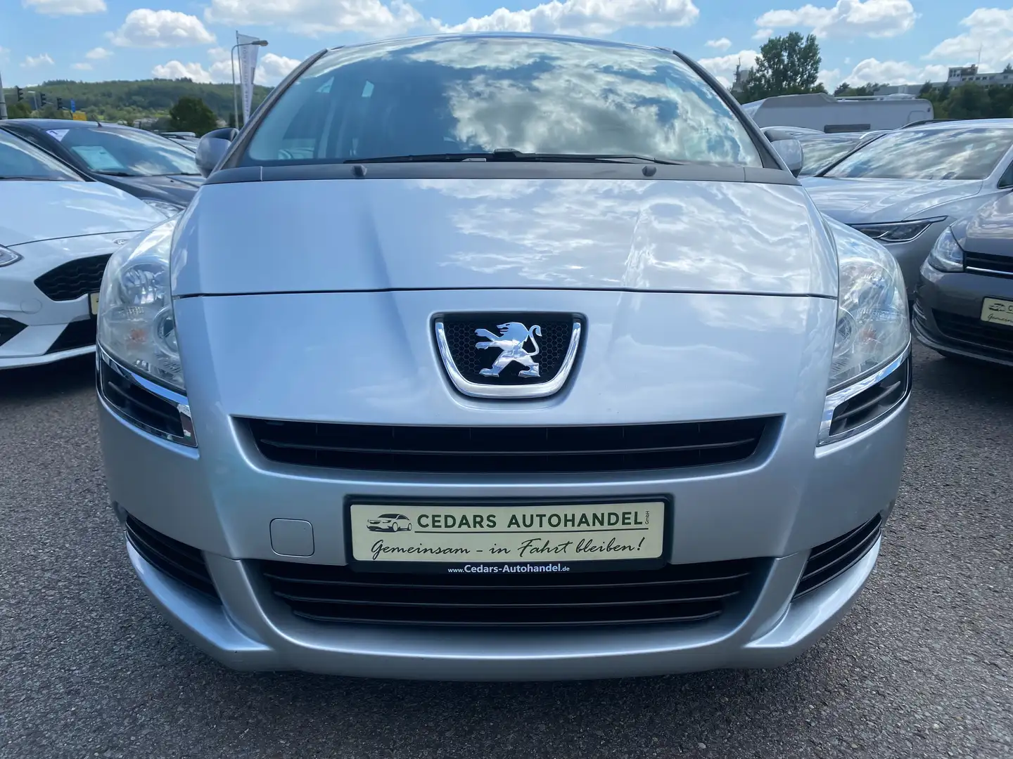 Peugeot 5008 1.6 16V Tendance 7-Sitze Klima Tempomat AHK Silber - 2