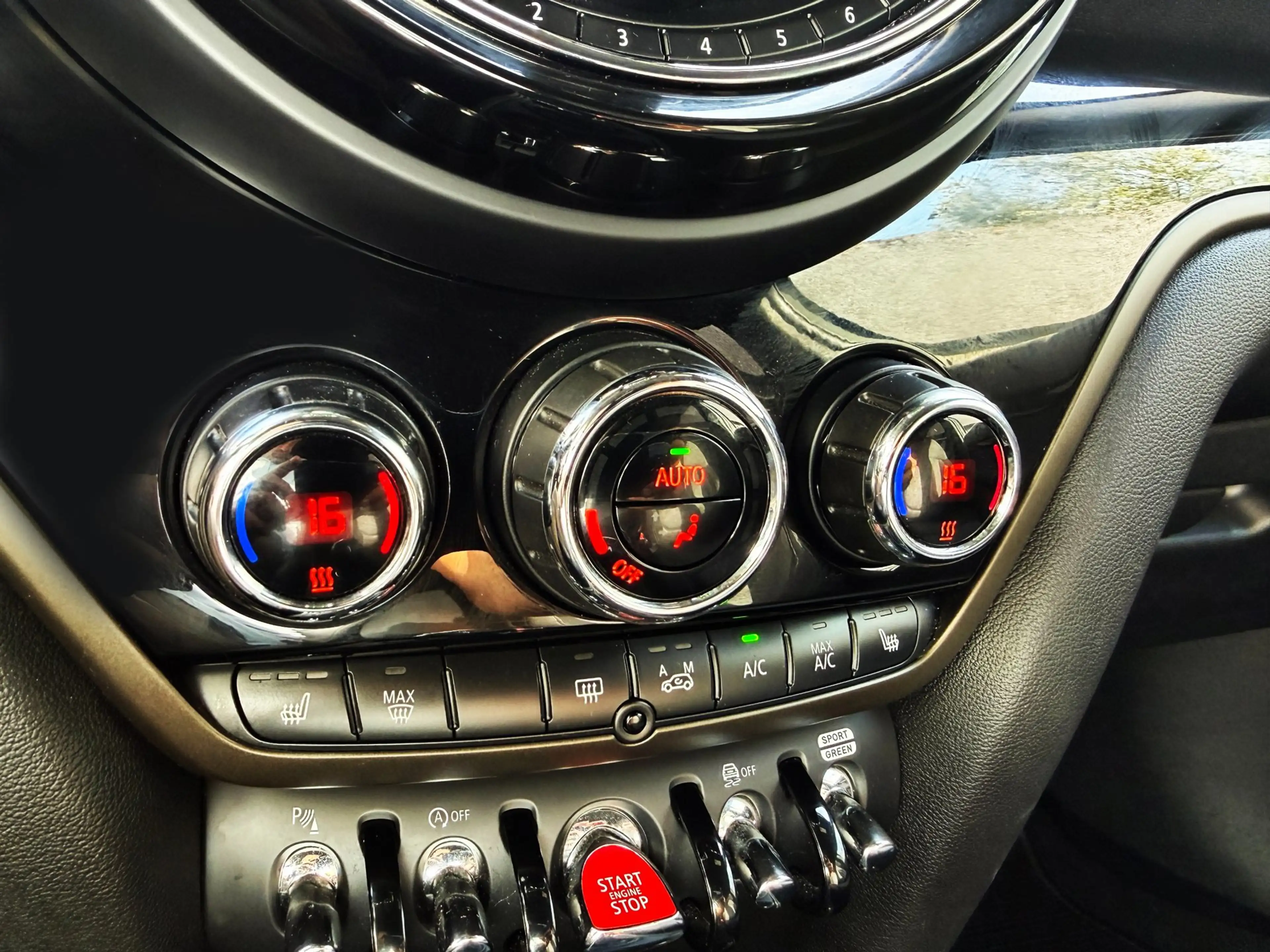 MINI One Countryman 1.5 Navi_Clima_parkeer assist_Cruise_Botssensor — photo 9