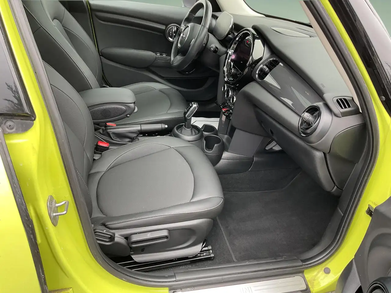 MINI 5 Door photo MINI 5 Door