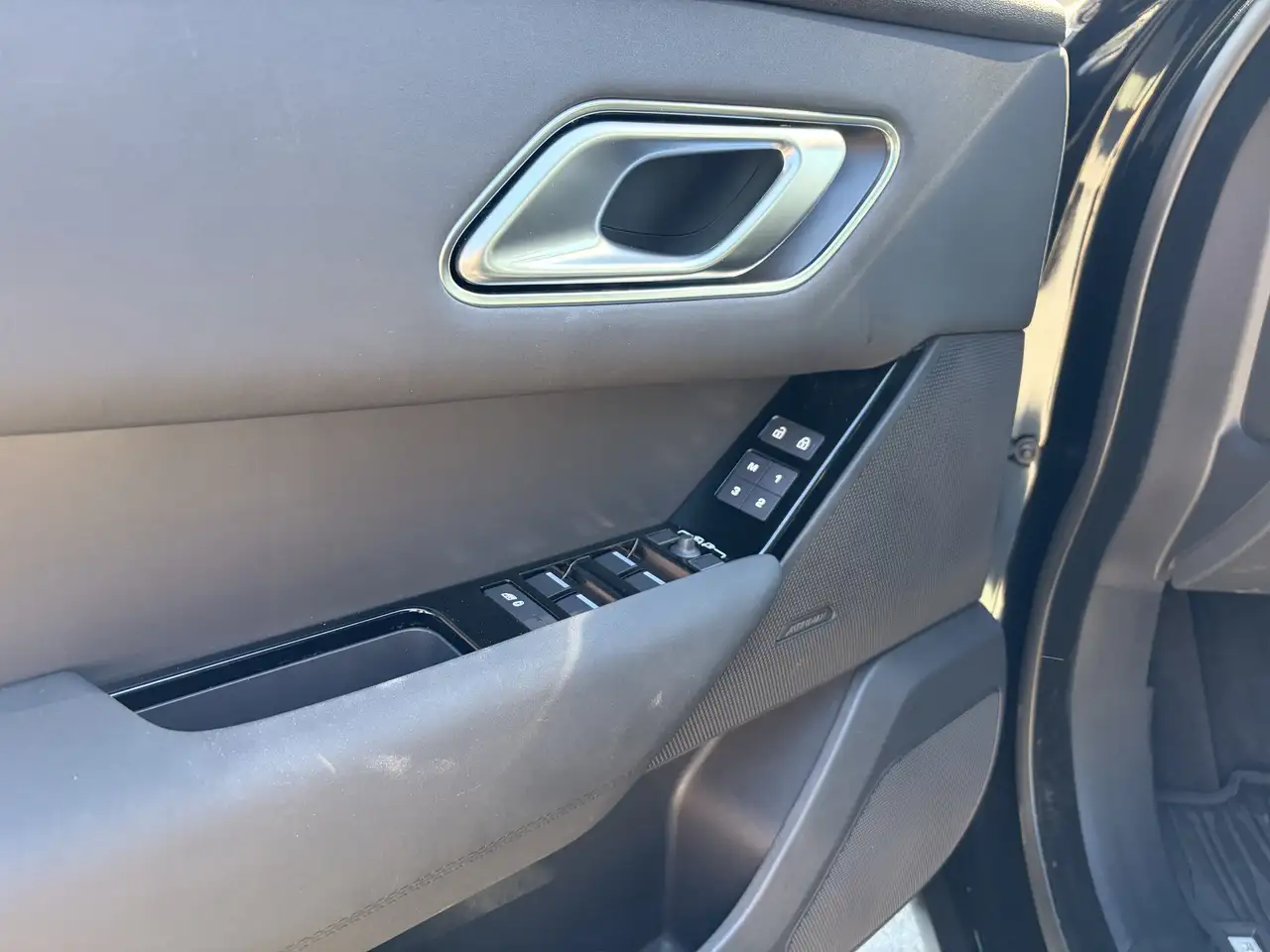 Land Rover Range Rover Velar снимка Land Rover Range Rover Velar