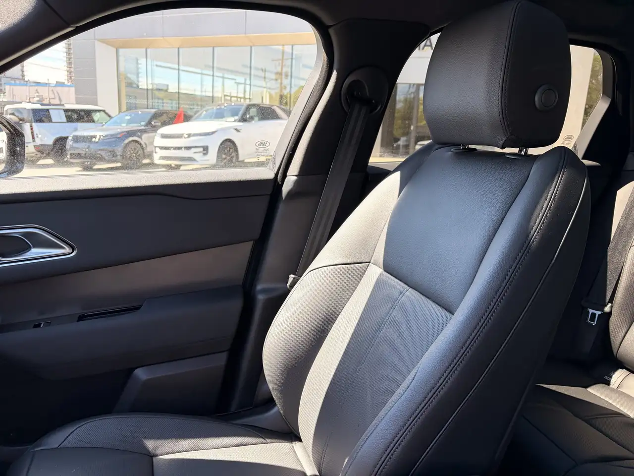 Land Rover Range Rover Velar снимка Land Rover Range Rover Velar