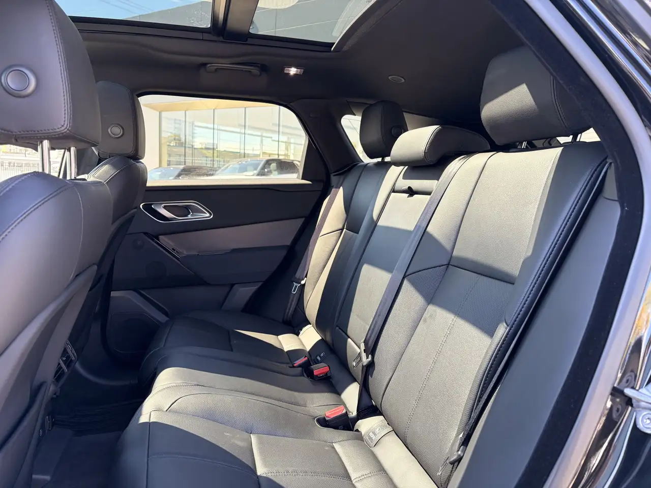 Land Rover Range Rover Velar снимка Land Rover Range Rover Velar