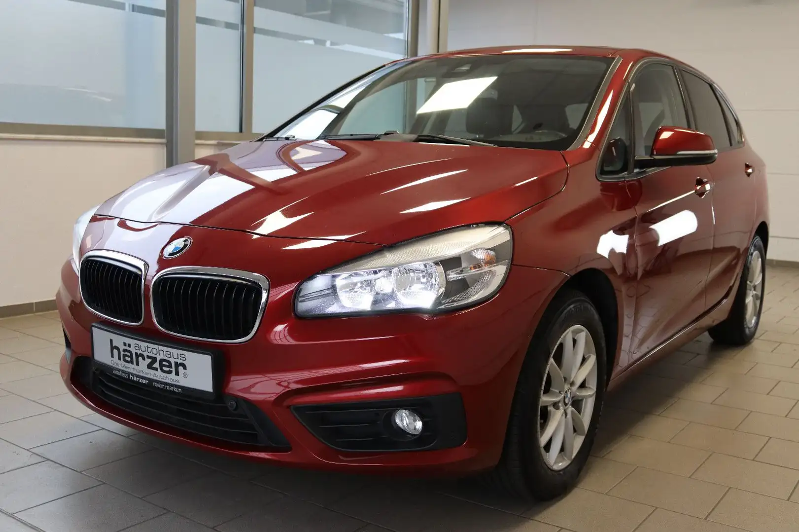 BMW 218 i Active Tourer *AHK*NAV*PANO*PDC*LenkradHZG* Rot - 2