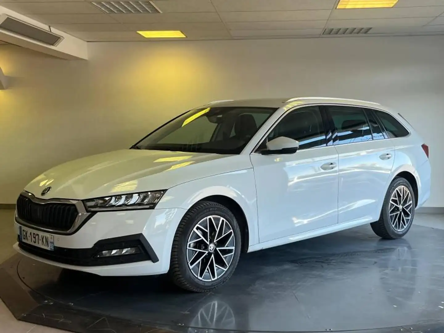 Skoda Octavia 1.0 TSI MHEV 110ch Business DSG7 Blanc - 1