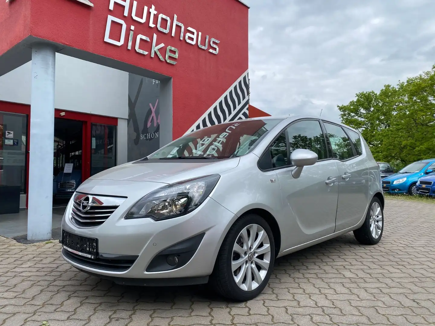 Opel Meriva B Innovat AUTOMATIK Sitzheiz Leder Tempom Silber - 1