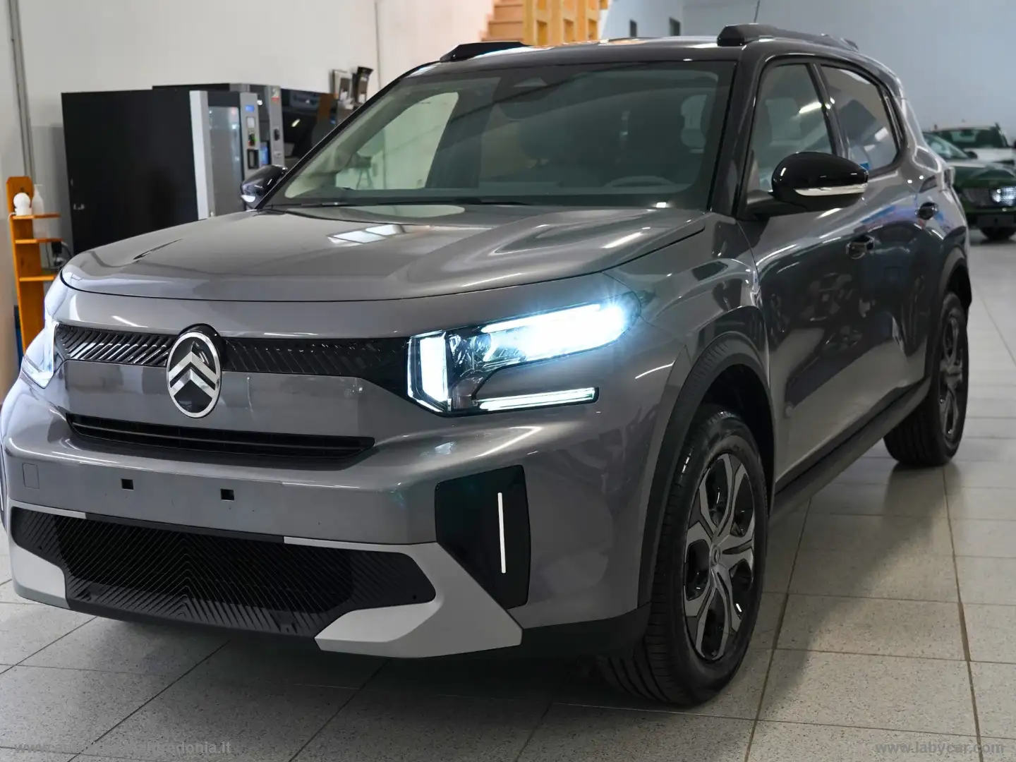 Citroen C3 Aircross Hybrid 136 e-DCS6 Max Grigio - 2