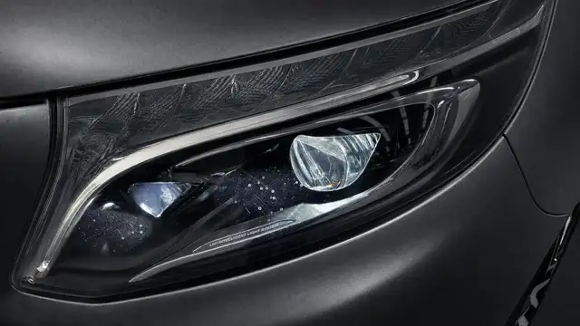 Mercedes-Benz V 300 view 6