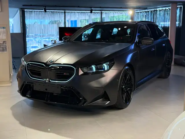 BMW M5 4.4 727cv auto