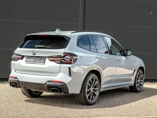 BMW X3 M view 2