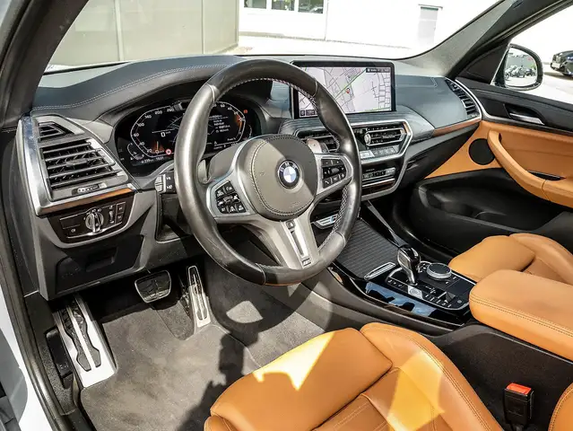 BMW X3 M view 3