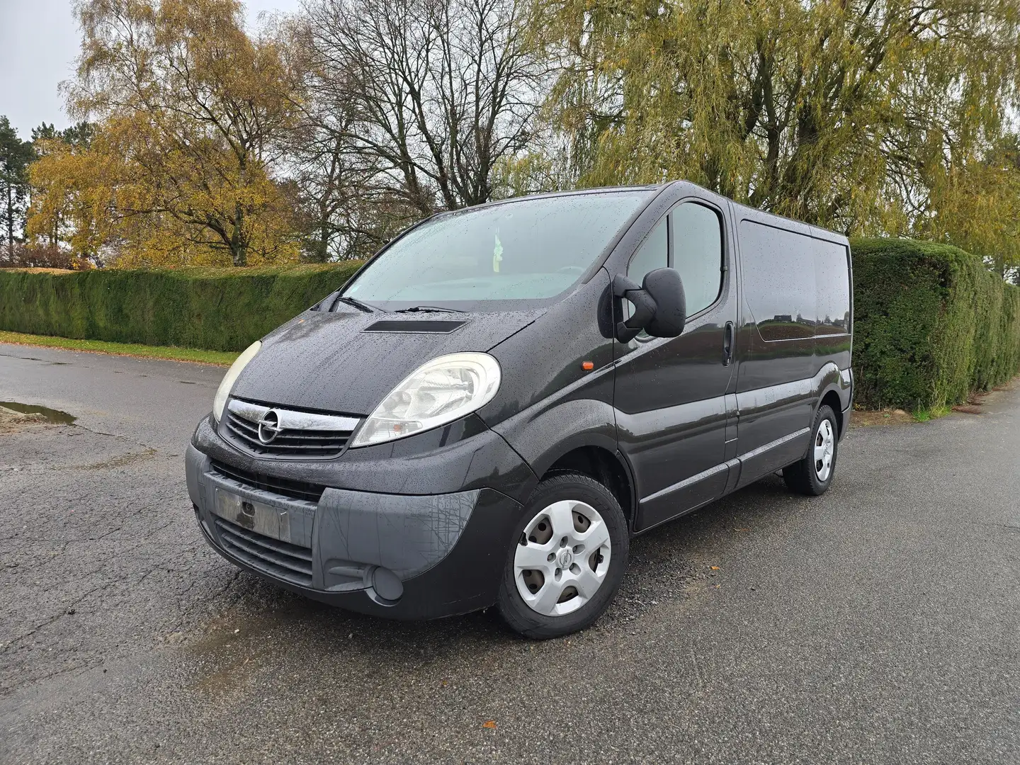 Opel Vivaro 2.5 CDTi L1H1 Noir - 1