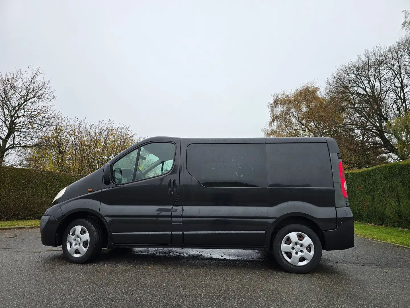 Opel Vivaro 2.5 CDTi L1H1 Noir - 2