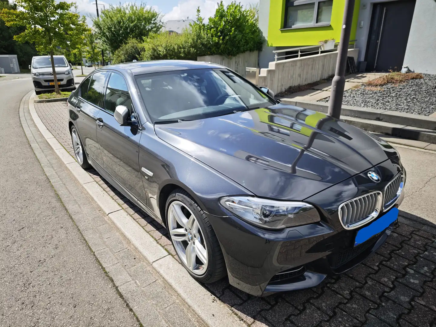BMW M550 M550d xDrive Sport-Aut. Gris - 1