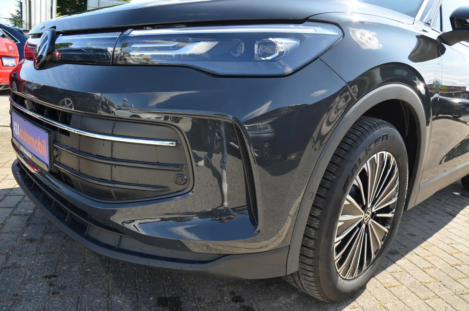 Volkswagen Tiguan 2.0 TDI Goal LED Navi AHK ACC elektr. Heckklappe Grijs - 2