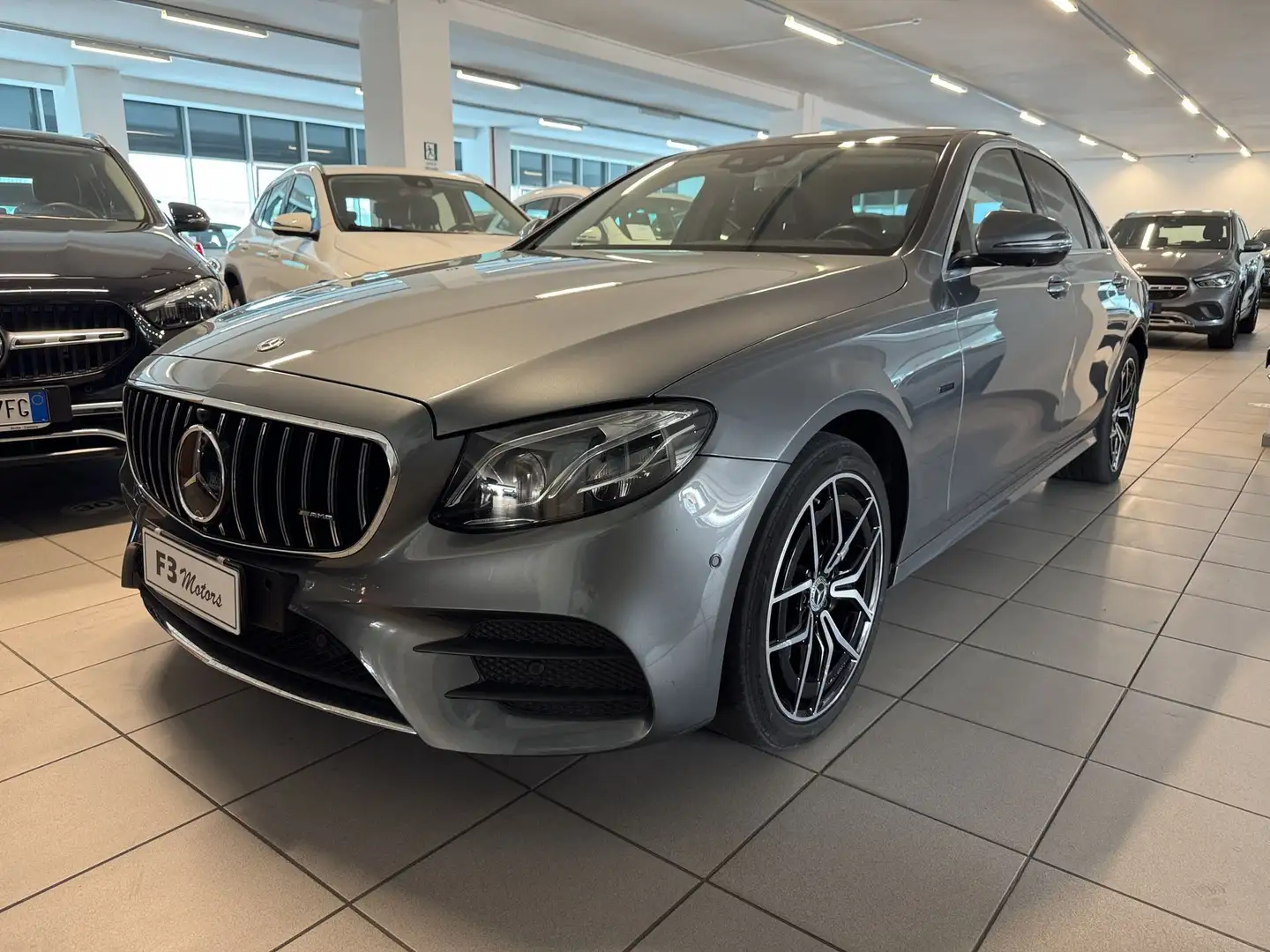 Mercedes-Benz E 300 E 300 de Auto EQ-Power Premium Plus Grau - 1