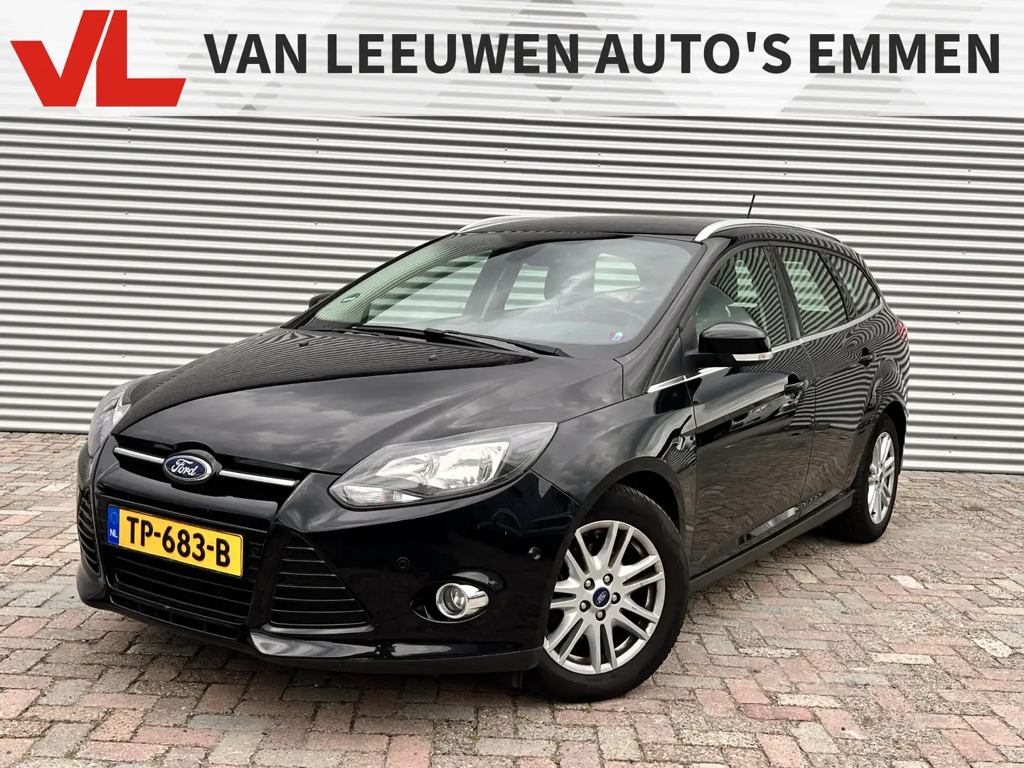 Ford Focus Wagon 1.0 EcoBoost Titanium | Nieuw Binnen! | Crui Zwart - 1