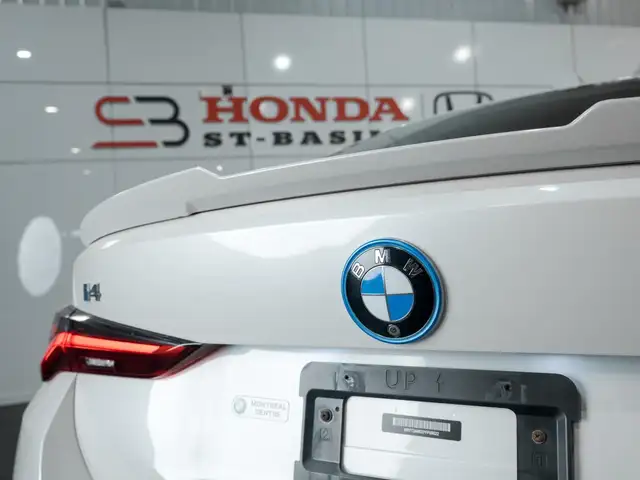 BMW i4 2023 — photo 3