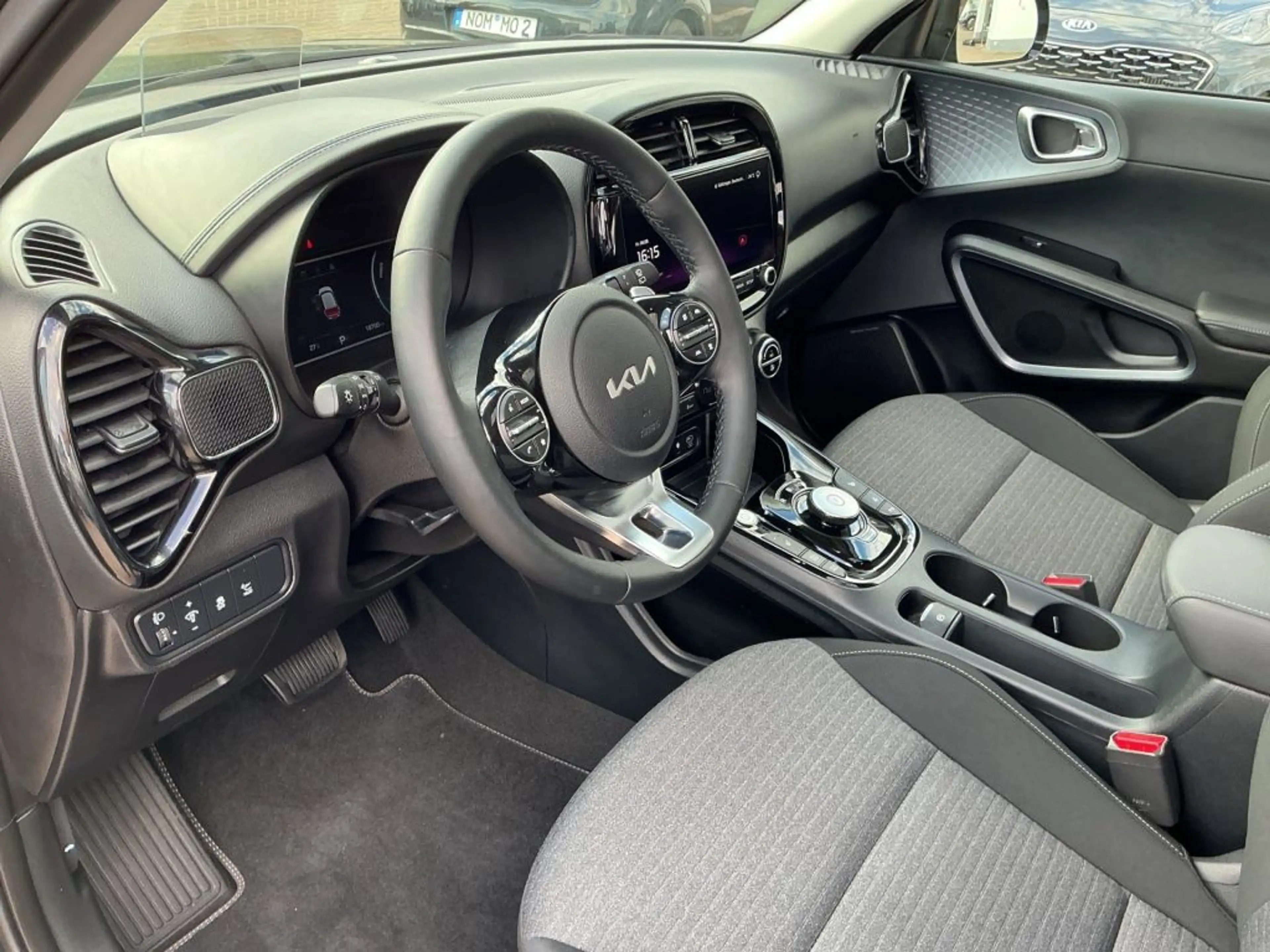 Kia Soul e-Soul Inspiration — photo 14