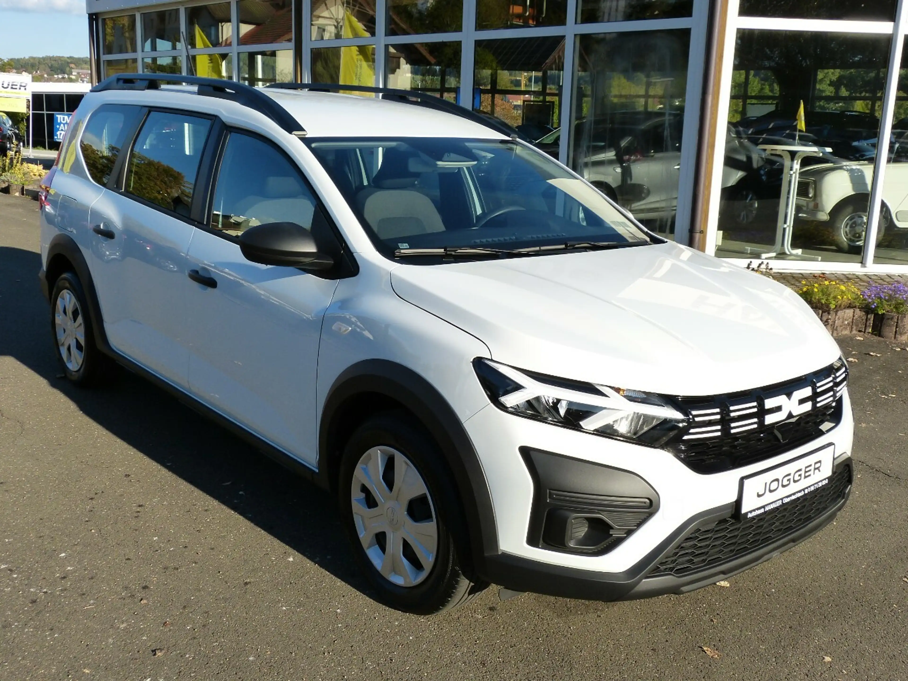 Dacia Jogger Essential TCE 100 ECO-G [1. HAND] — photo 3