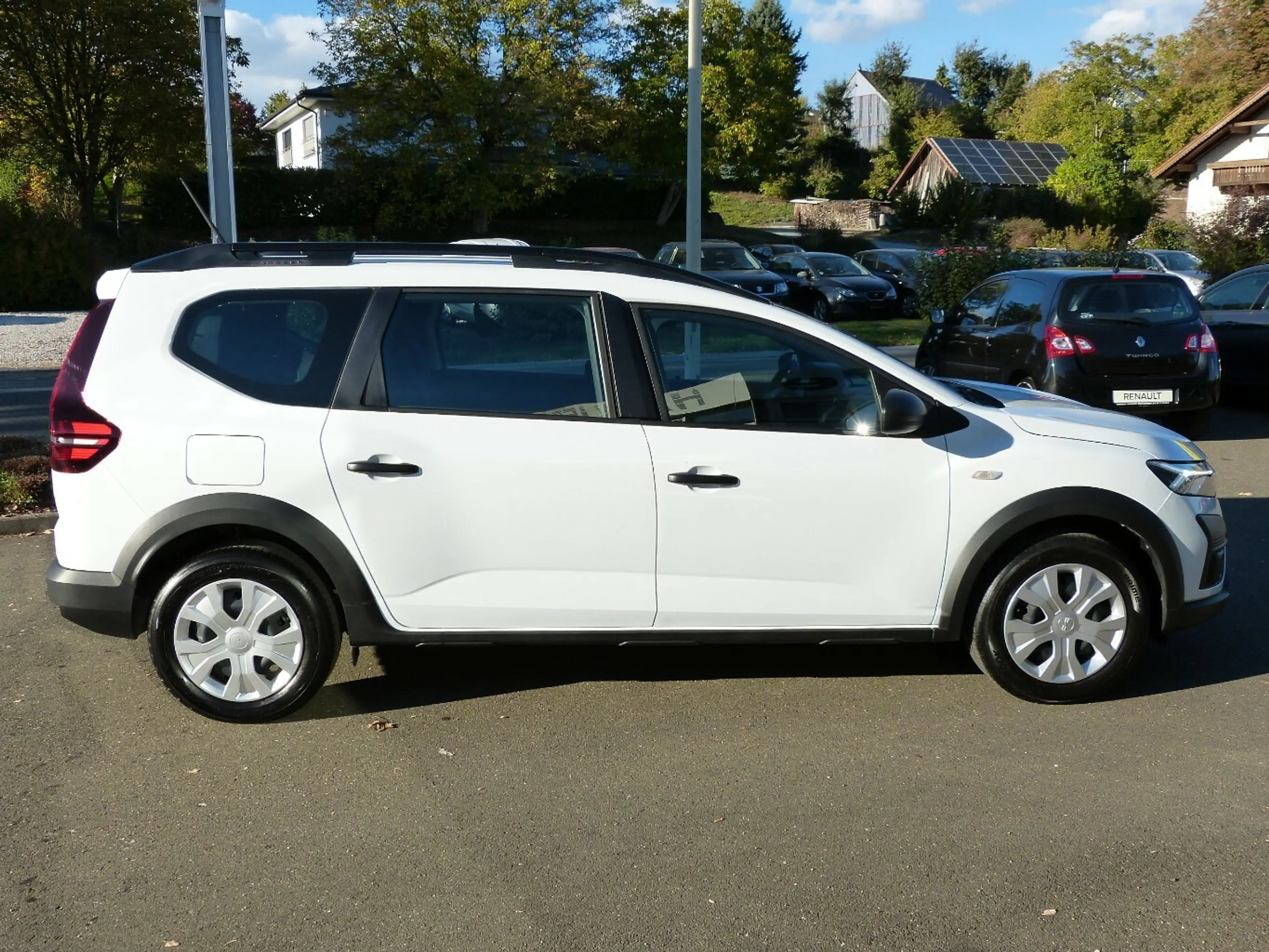Dacia Jogger Essential TCE 100 ECO-G [1. HAND] — photo 4
