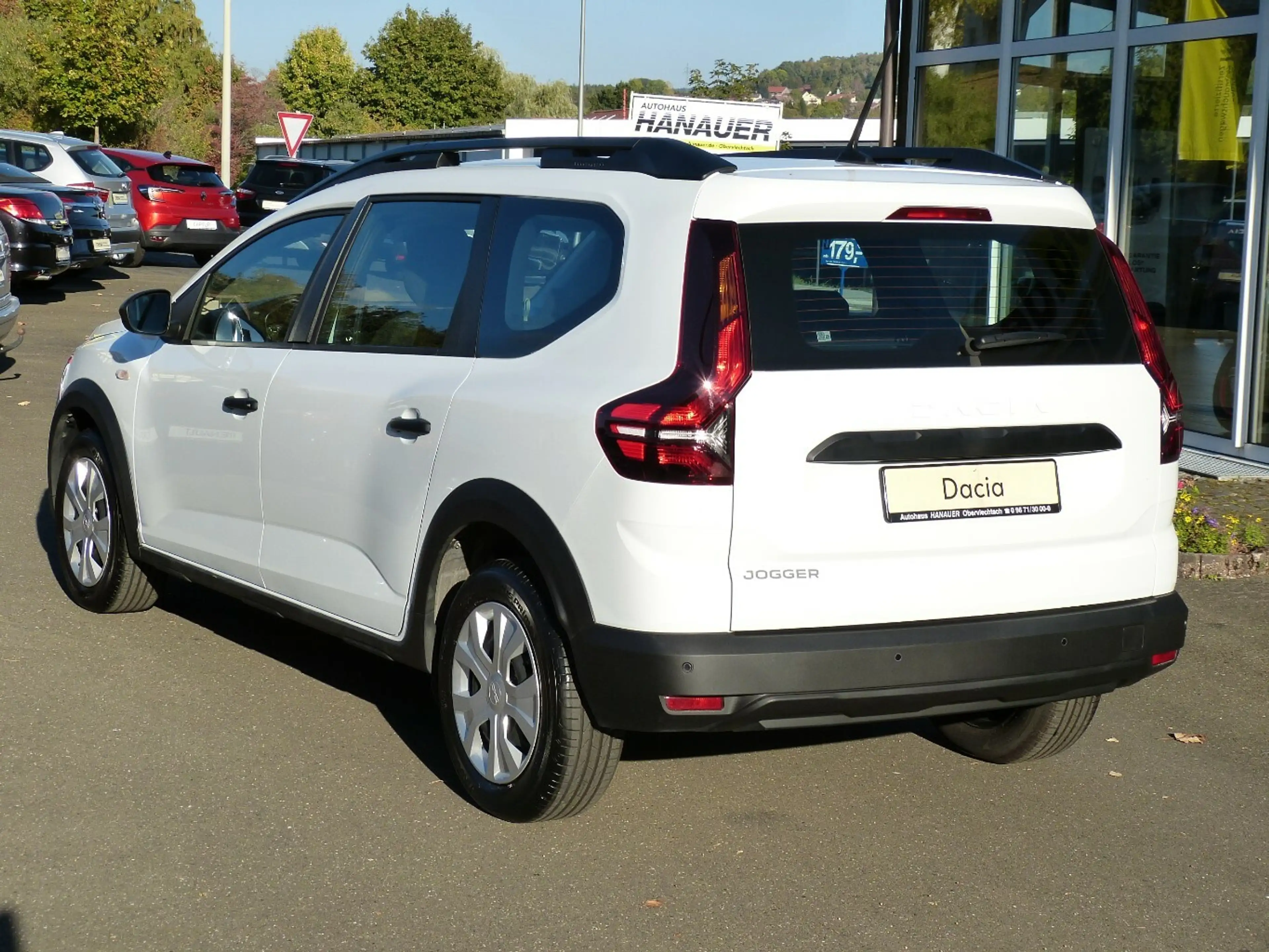 Dacia Jogger Essential TCE 100 ECO-G [1. HAND] — photo 6