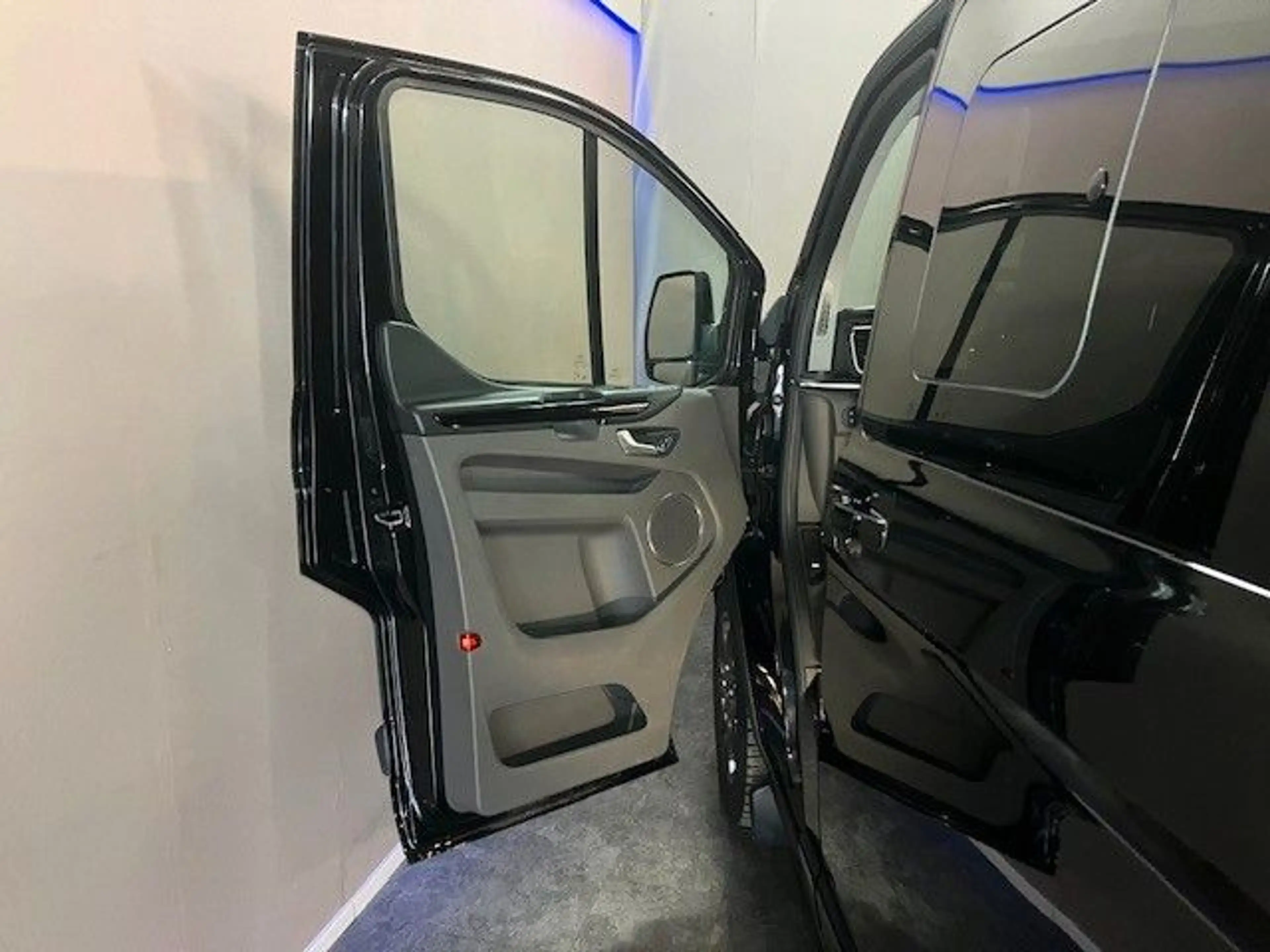 Ford Transit Tourneo Custom L1 Titanium X °Garantie° — photo 3