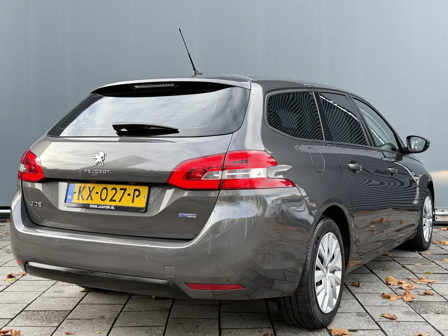 Peugeot 308 SW BWJ 12-2016 | 1.2PT 111K Blue Lease | NAVI | CR Grijs - 2